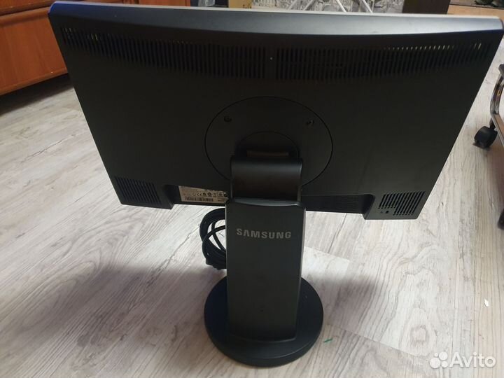 Монитор Samsung SyncMaster 2243BW 22 дюйма