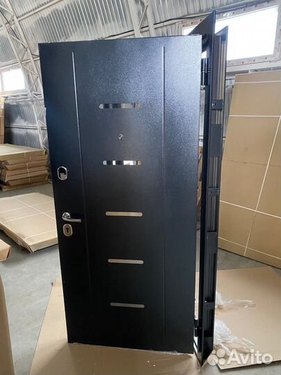 Дверь входная 