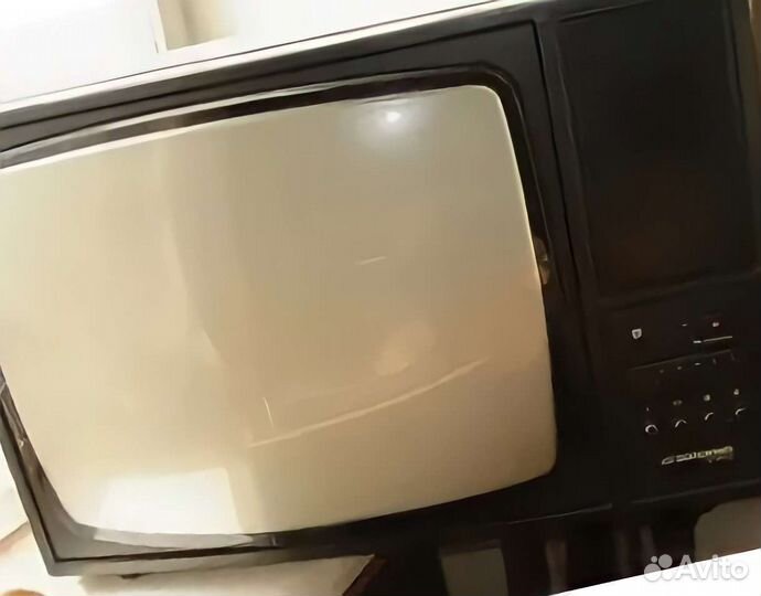 Радиола с проигрыванием винила 1500 телевизор 1000