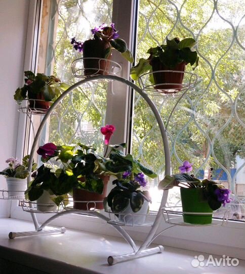 Подставка для цветов на 8 кашпо