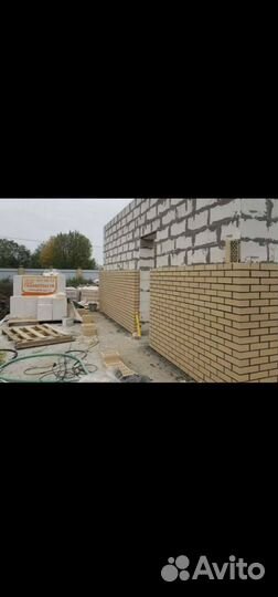 Строительная бригада, каменщики