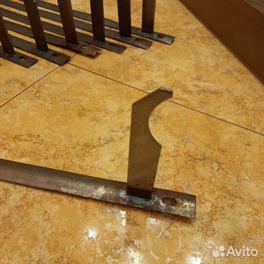 Крепление для чугунного радиатора, батареи