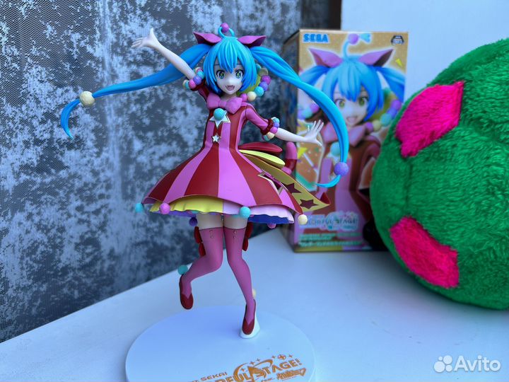 Аниме фигурка Хатсуне Мику красочная оригинал