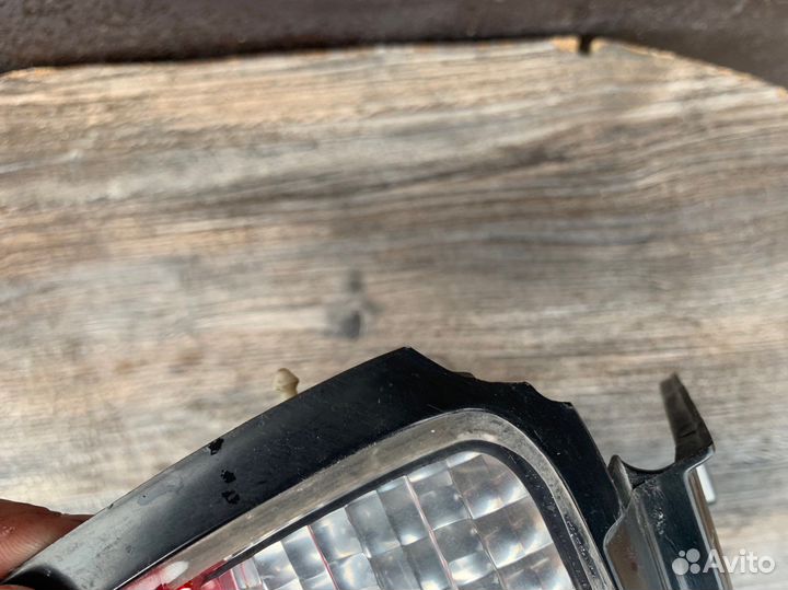 Фонарь задний левый Nissan Stagea 34 рест (дефект)