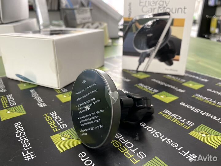 Автомобильный держатель с MagSafe