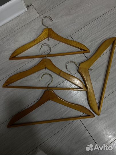 Вешалки деревянные