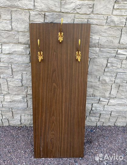 Вешалка настенная в прихожую