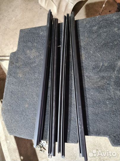 Уплотнитель стекла двери LADA Largus K4M 2016