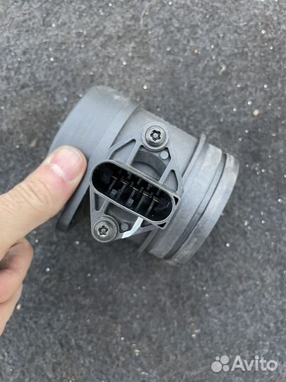 Датчик расхода воздуха расходомер бмв 13627566989