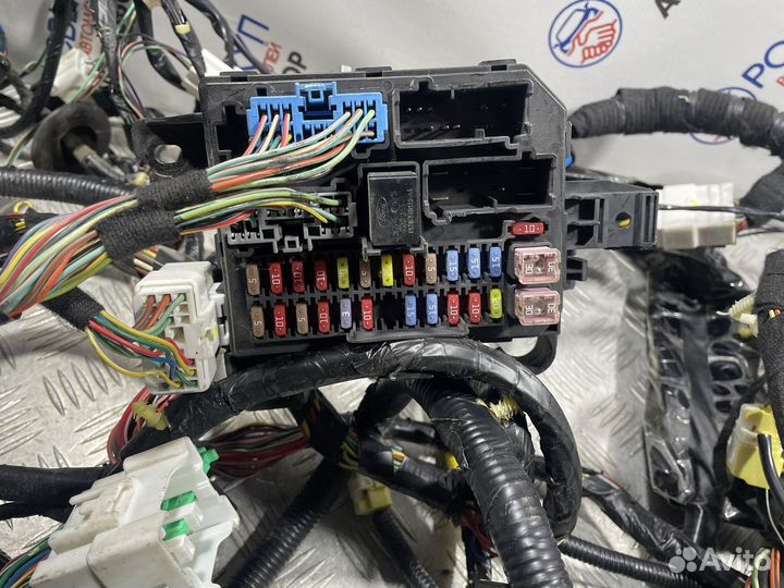 Проводка салона Ford Escape 2 2.3