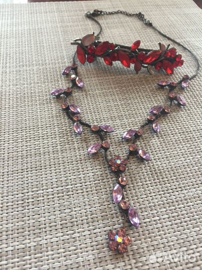 Колье и заколка для волос новая