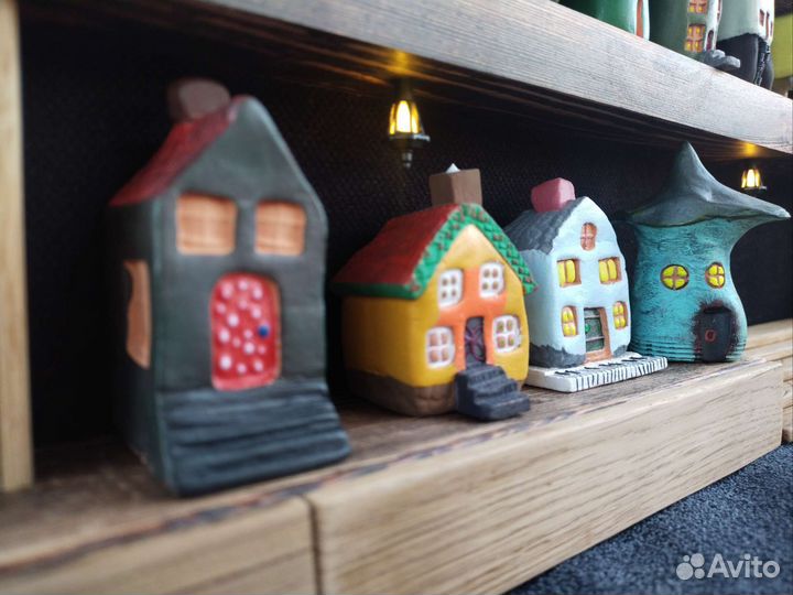 Полка из дерева для фигур, игрушек