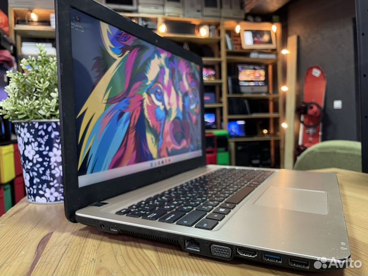 Ноутбук Asus / Intel 2.16Ггц / SSD / живой акб