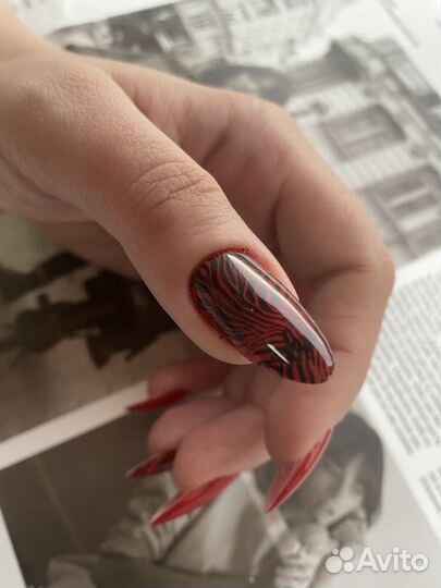 Маникюр/педикюр