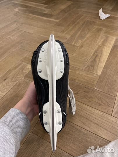 Хоккейные коньки bauer supreme размер Y12R