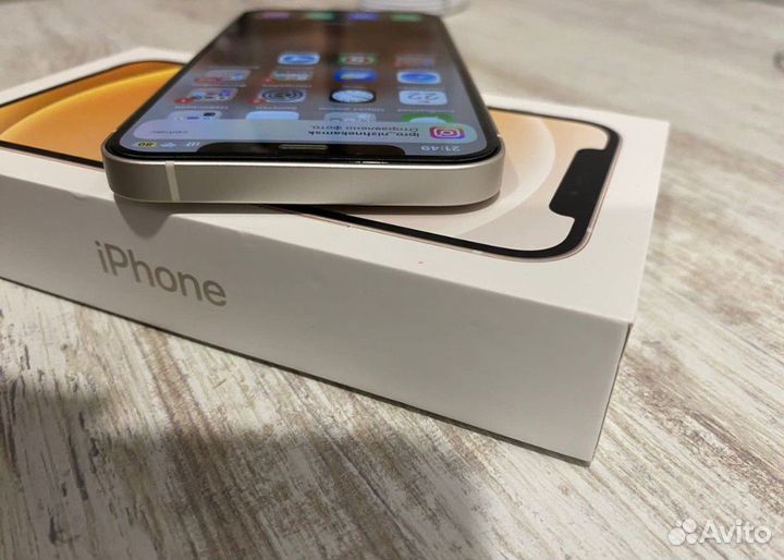 iPhone 12, 64 ГБ