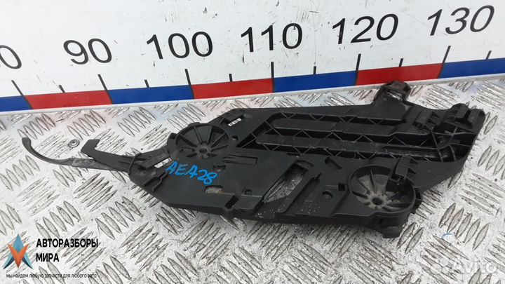 Крепление бампера Skoda Octavia 2 (A5) рест. 2011