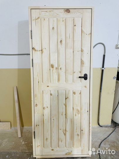 Двери деревянные из массива (сосна)