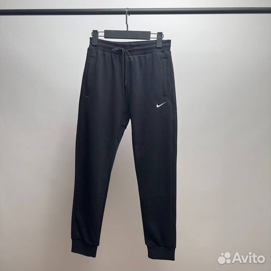 Спортивные штаны nike swoosh