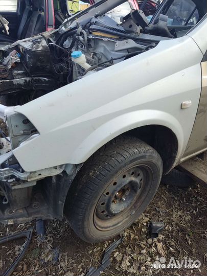Крыло переднее левое Nissan Primera P12