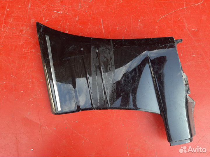 Молдинг на крыло передний правый Lexus Lx