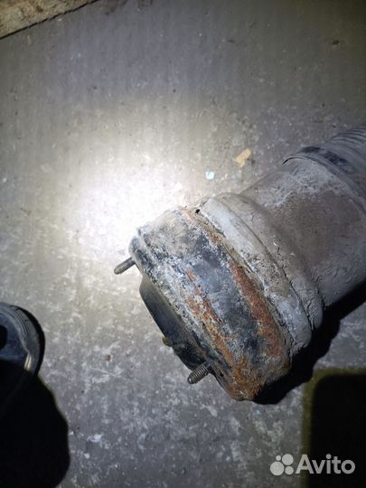 Передняя стойка под полный привод S 220 2003г