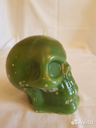 Свеча - череп зеленая