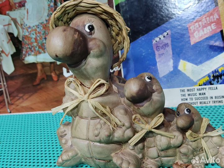 Статуэтка интерьерная Черепашки бесплатно