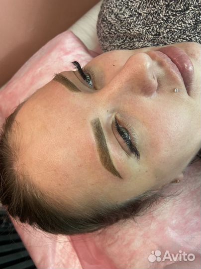 Пудровое напыление бровей