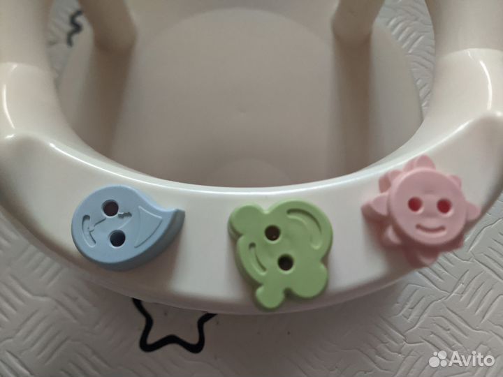 Стульчик для купания в ванной