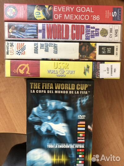 Фирменные видеокассеты на футбольную тему