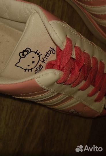 Adidas x Hello Kitty