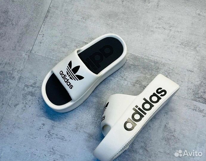 Сланцы Adidas