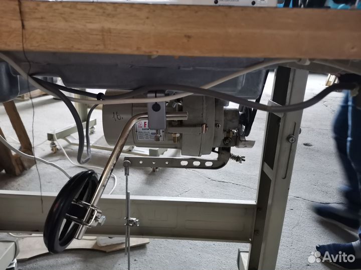 Производстводственная швейная машина Juki ddl 8700