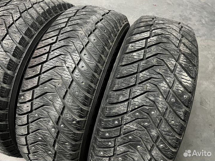 Yokohama Ice Guard IG65 215/60 R17
