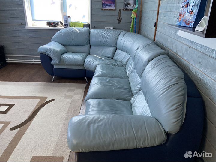 Кожаный диван бу