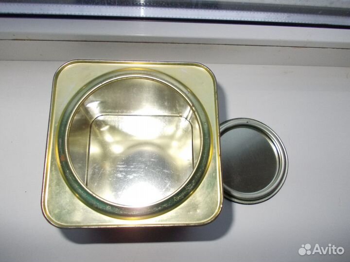 Жестяная банка для хранения