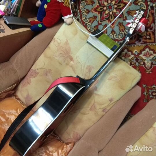 Акустическая гитара