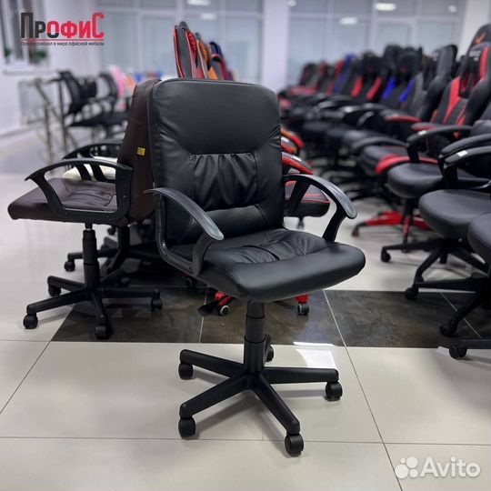 Офисное компьютерное кресло Чип (цвета)