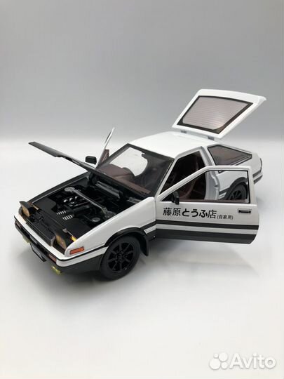 Модель автомобиля Toyota Sprinter Trueno AE86 1:24