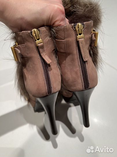 Fendi оригинал ботильоны с натуральным мехом