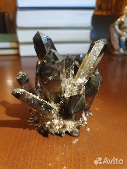 Кристалл чёрный