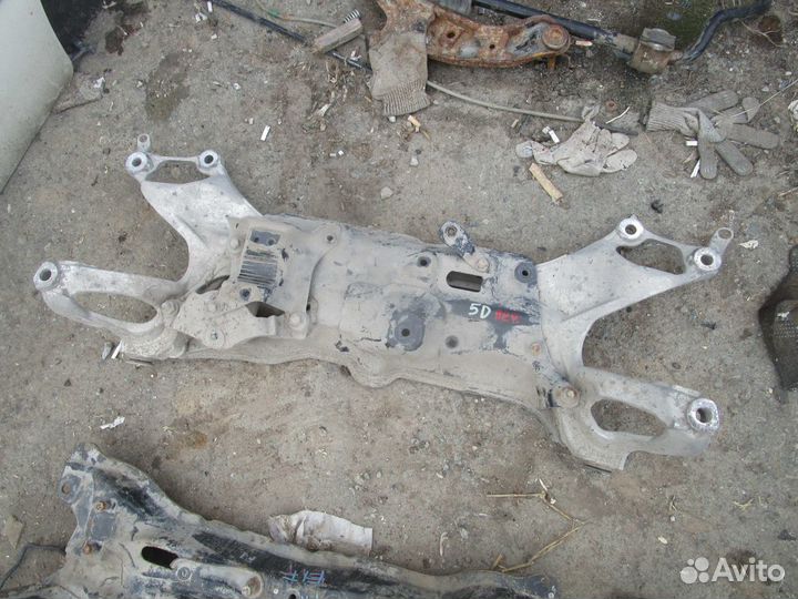 Подрамник передний Honda Civic 5D