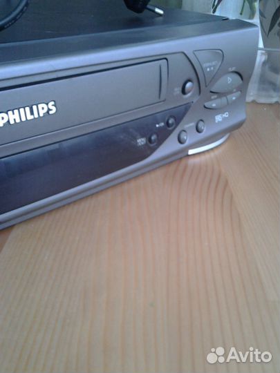 Видеомагнитофон philips
