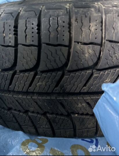 Michelin Latitude X-Ice North 3 205/70 R15 96T
