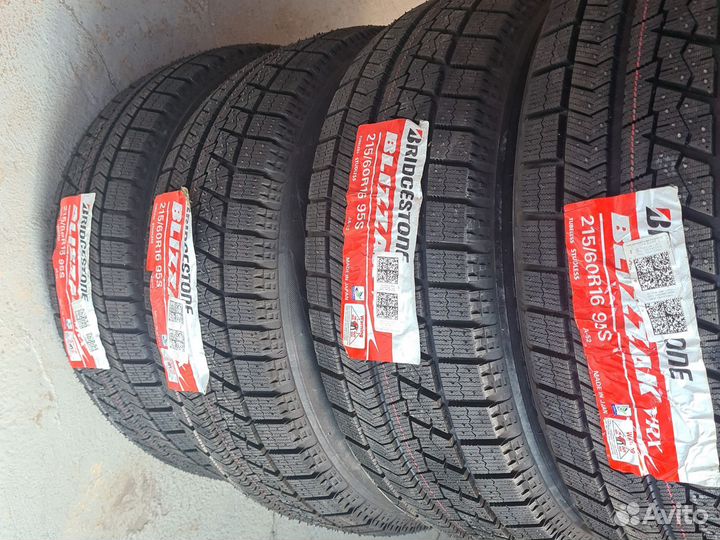 Bridgestone Blizzak VRX 215/60 R16 95S