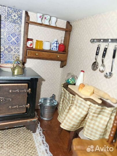 Кукольный дом с мебельюи освещением