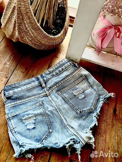Джинсовые шорты