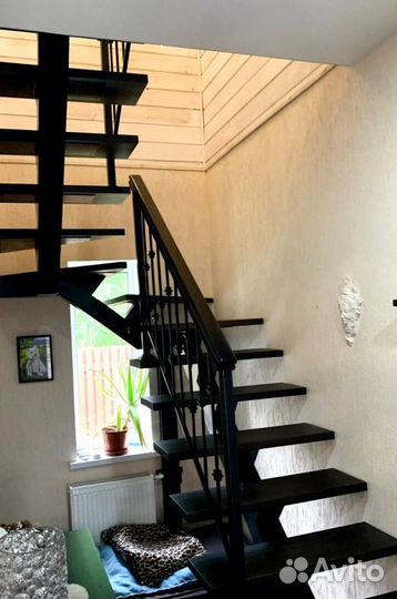 Г-образная лестница с поворотом