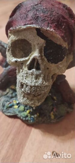 Череп, грунт, фильтр для аквариума